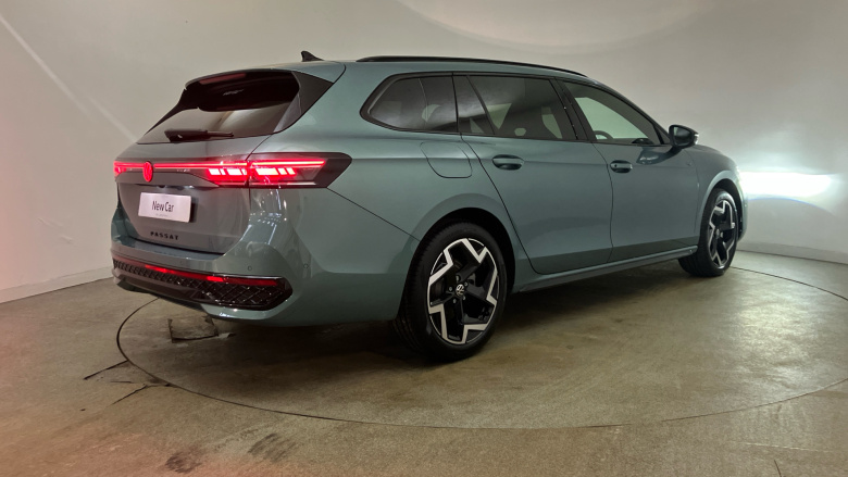 Volkswagen Passat 1.5 eTSI R-Line 5dr DSG Petrol Estate